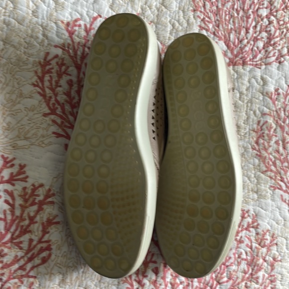 Ecco Slip-ons - Picture 3 of 4